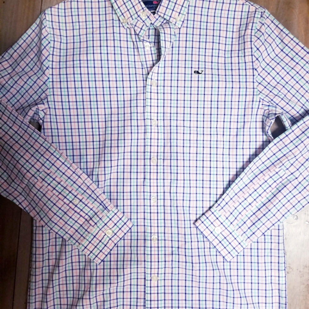 vineyard vines tee